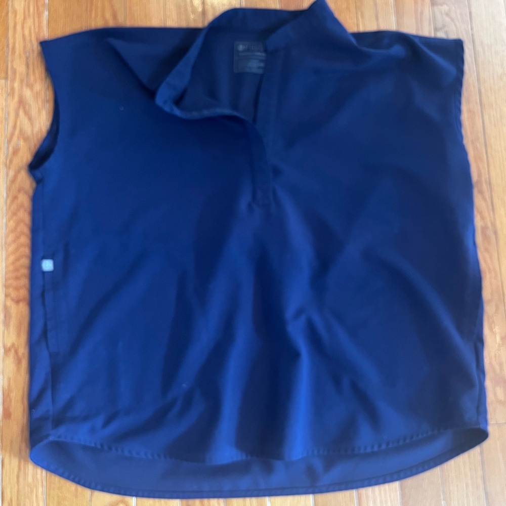 Navy Figs scrub top